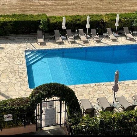 Two Bedroom Apartment With Pool Paphos ภายนอก รูปภาพ